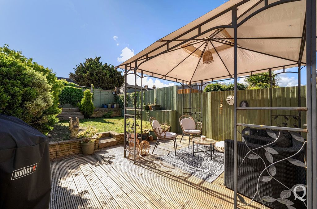 Property photo 2 of 23 Ea558B51-0d25-403...