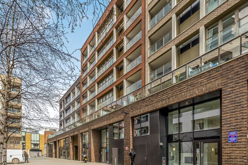 Property photo 1 of 9