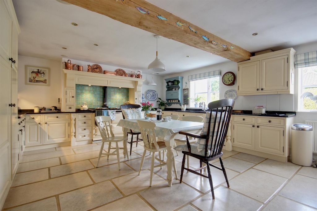 Property photo 3 of 34 Eastgate (32).Jpg