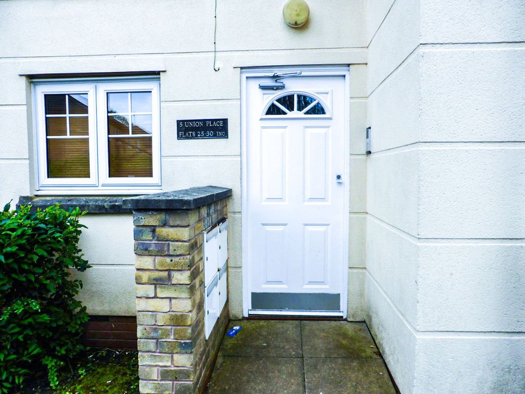 Property photo 2 of 12