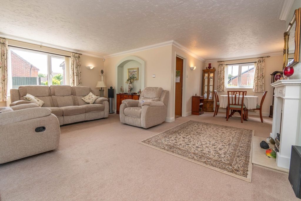 Property photo 3 of 21