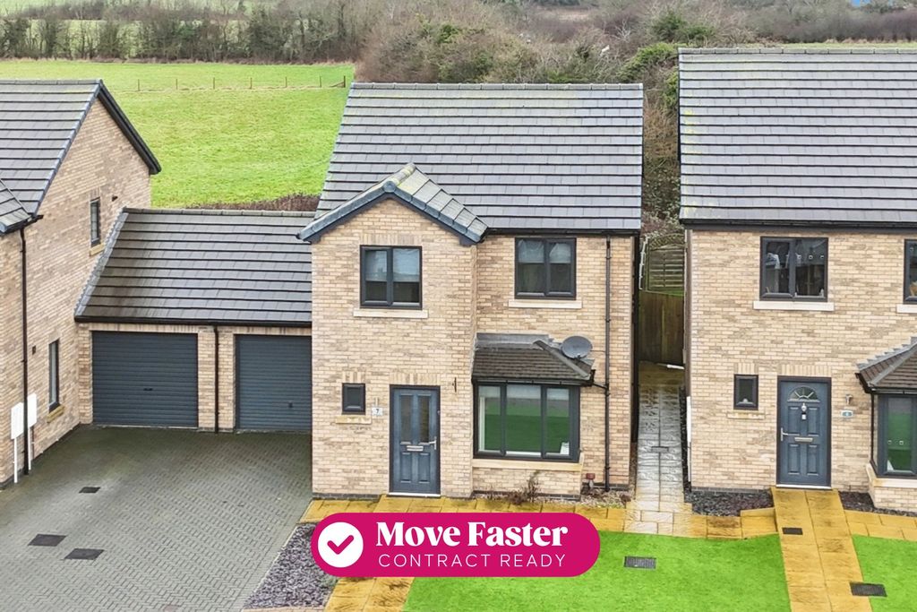 Property photo 1 of 15 4898900