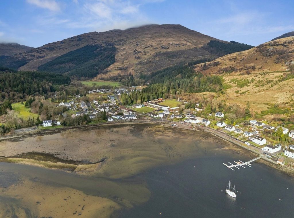 Property photo 3 of 14