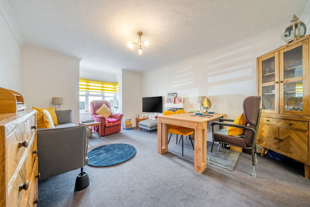 Property photo 2 of 20 1446587-11-69E5Ff...