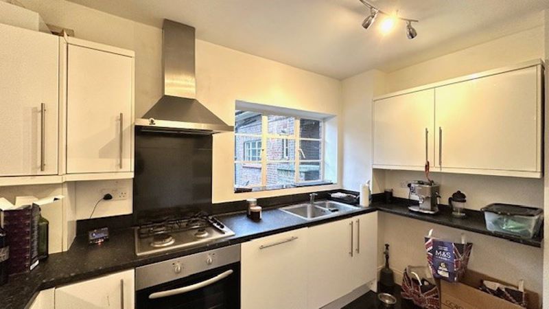 Property photo 3 of 8 Photo 7