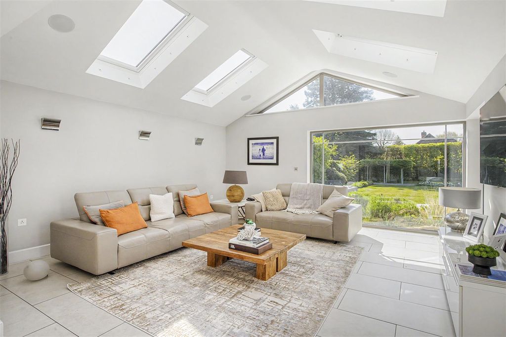 Property photo 2 of 21 5-Blackmore-Way-34.Jpg