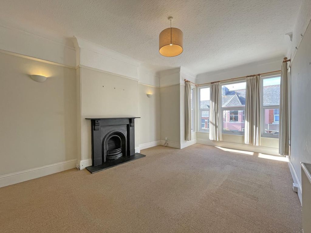Property photo 2 of 13 Beechwood Avenue 26 - Fff Lounge Front.Jpg