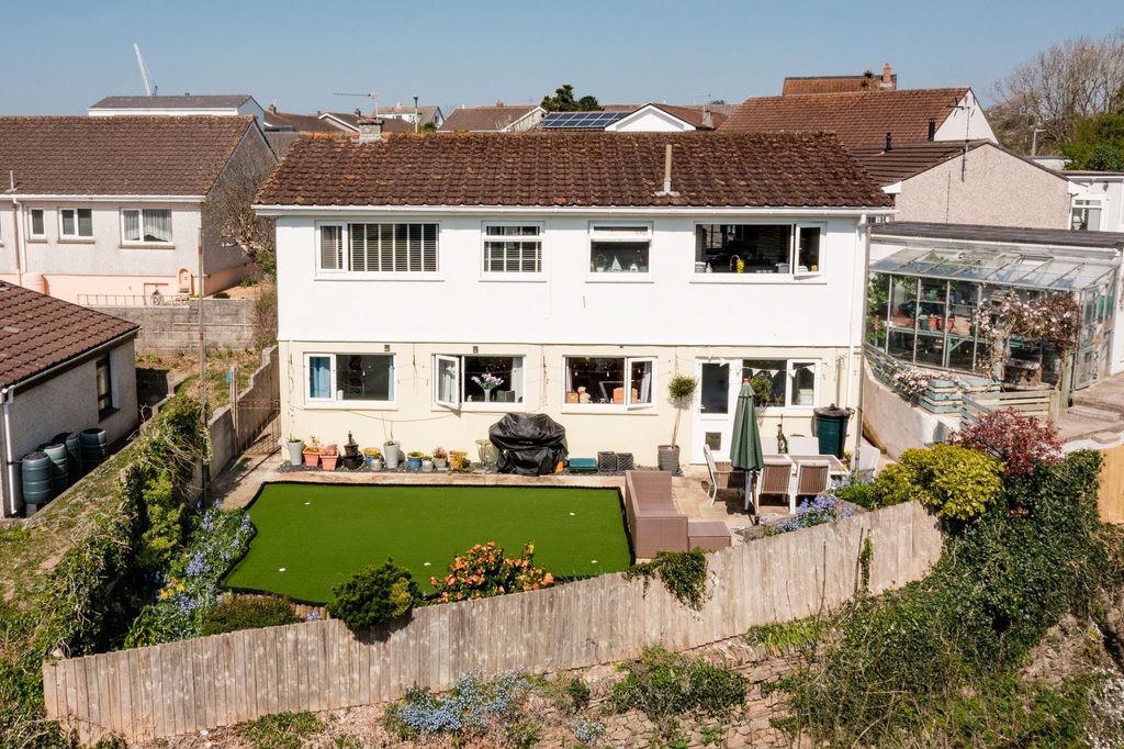 Property photo 1 of 27 External