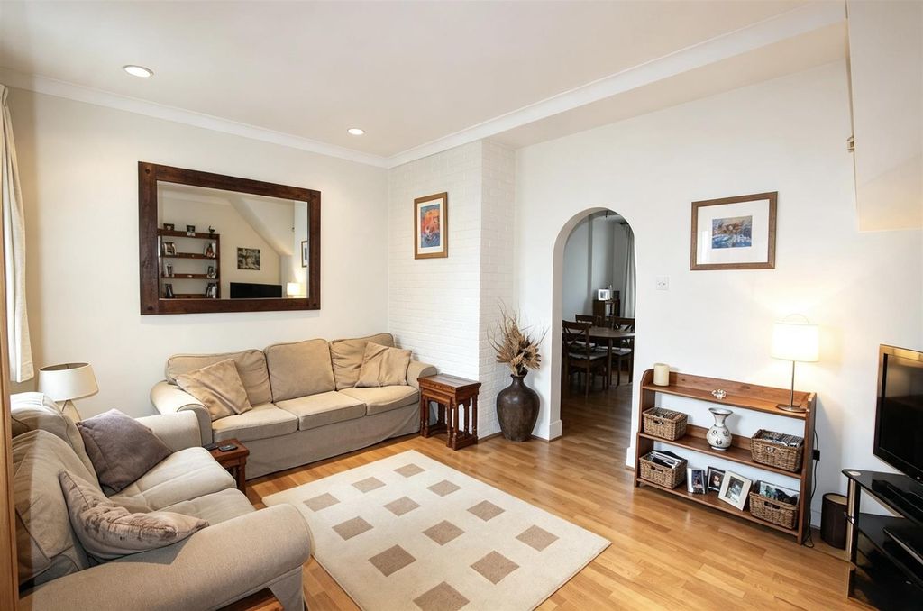 Property photo 2 of 10 EE92E475-3589-45B2-88D8-495Ab1C0B794.Jpg