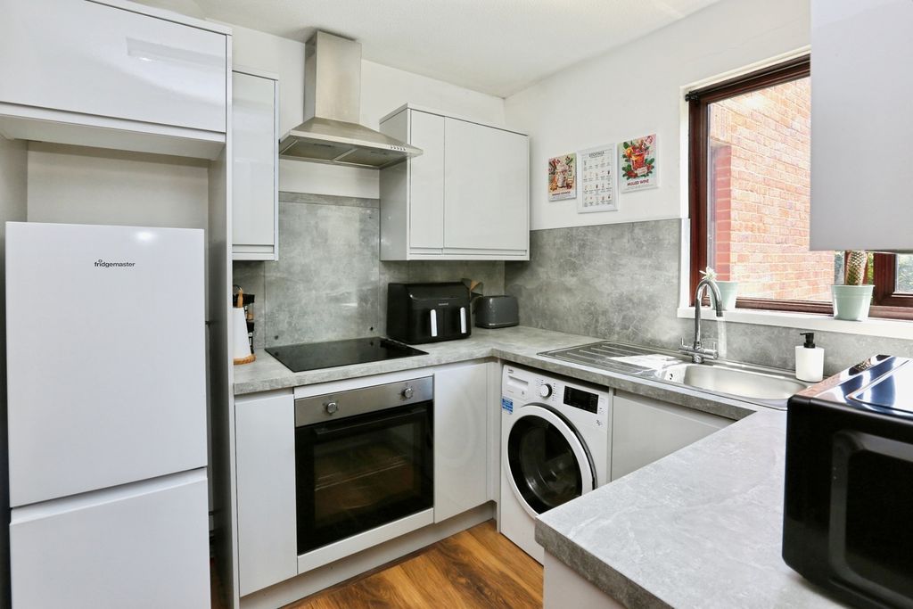 Property photo 2 of 9 Pbox-Img.Jpg