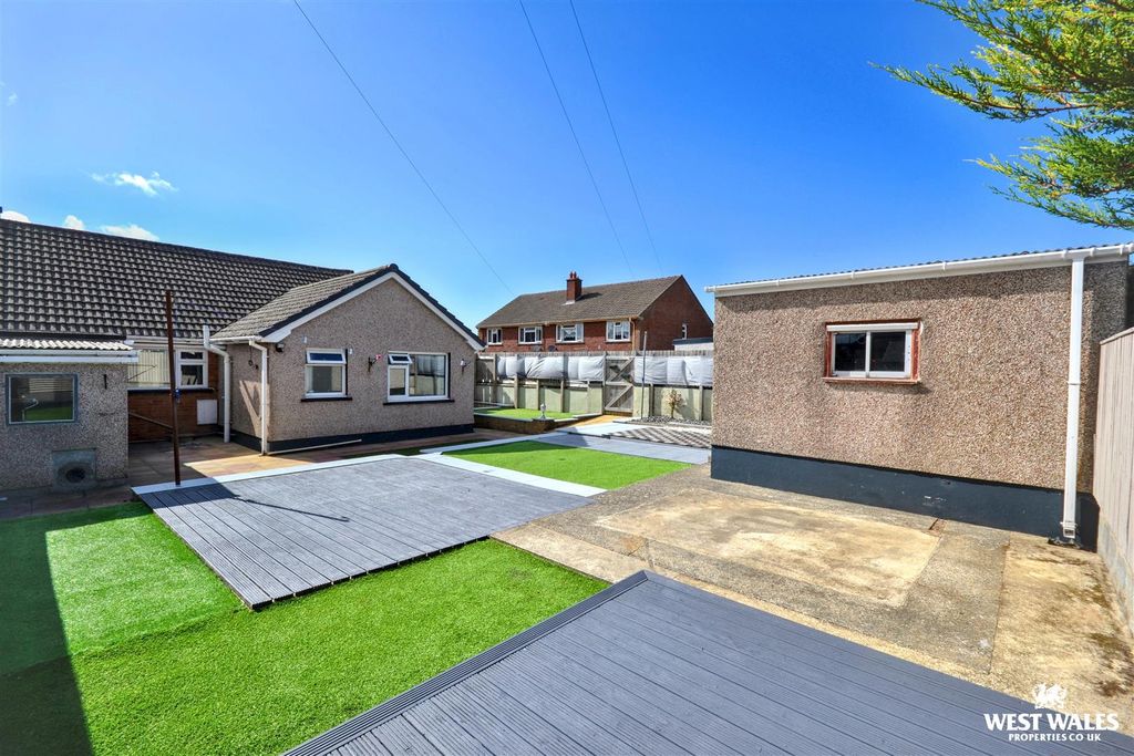 Property photo 2 of 22 Rear Garden