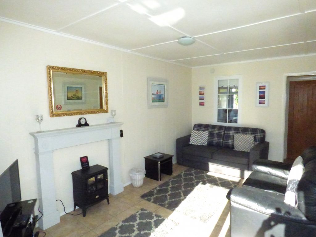Property photo 2 of 11 Lounge/Diner