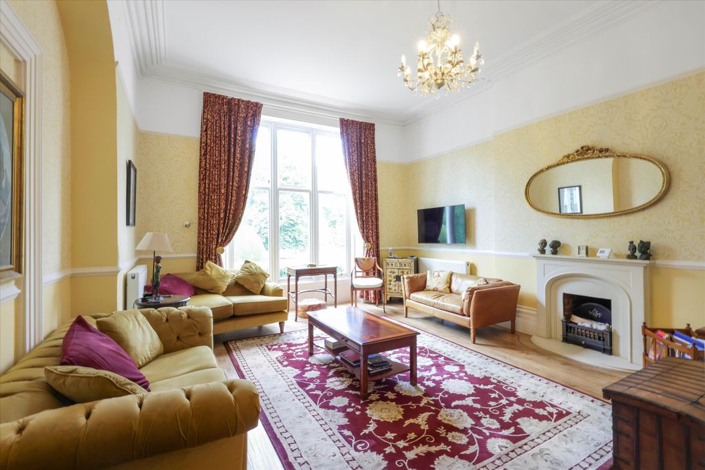 Property photo 2 of 19 Image