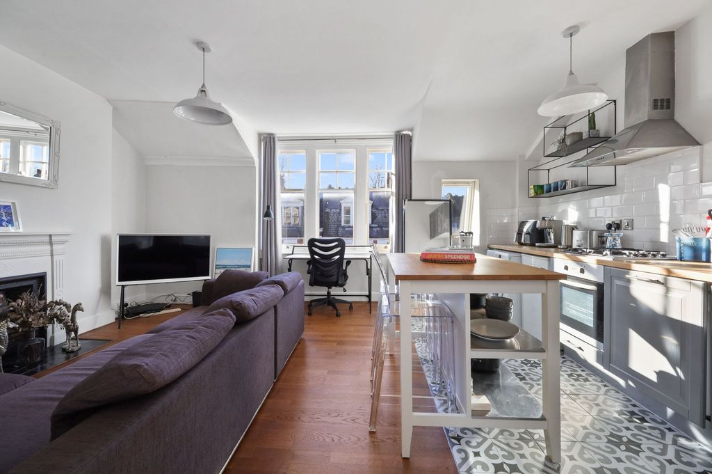 Property photo 1 of 8