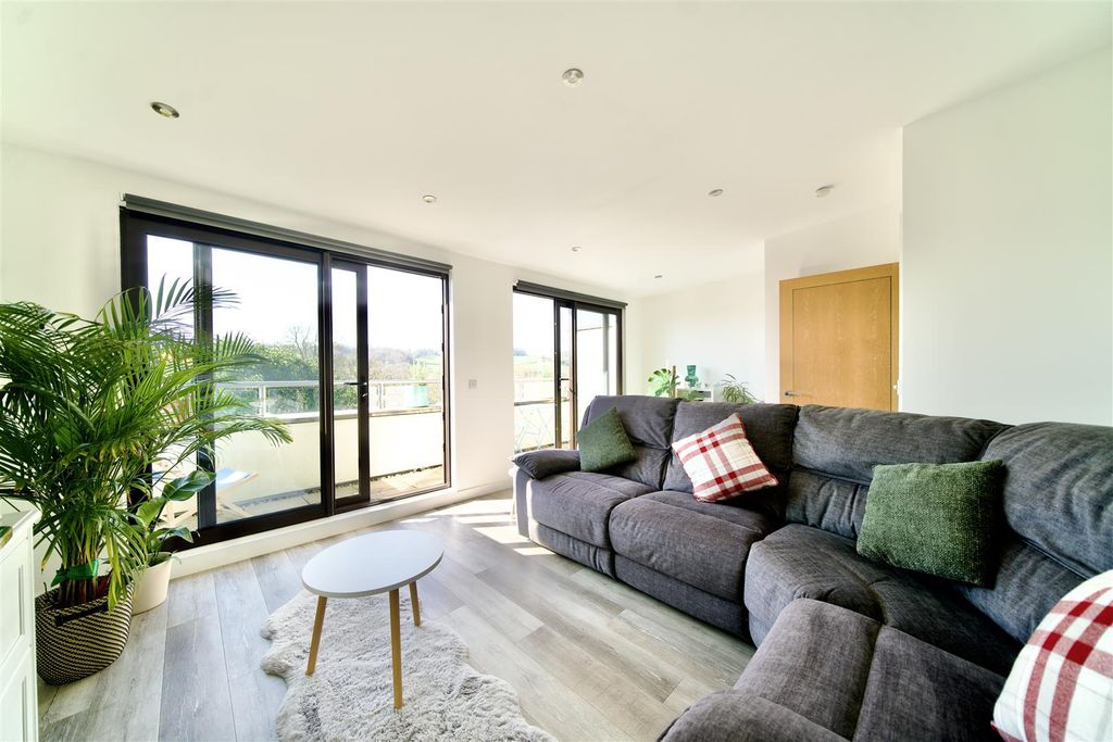 Property photo 1 of 26 Dsc01963.Jpeg