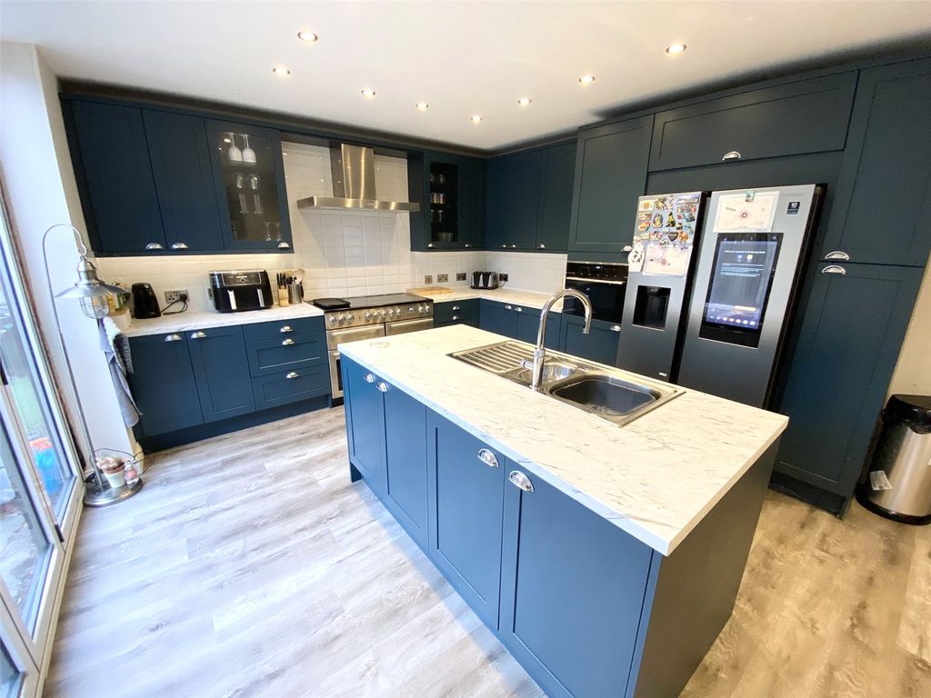 Property photo 2 of 24 Picture No. 16