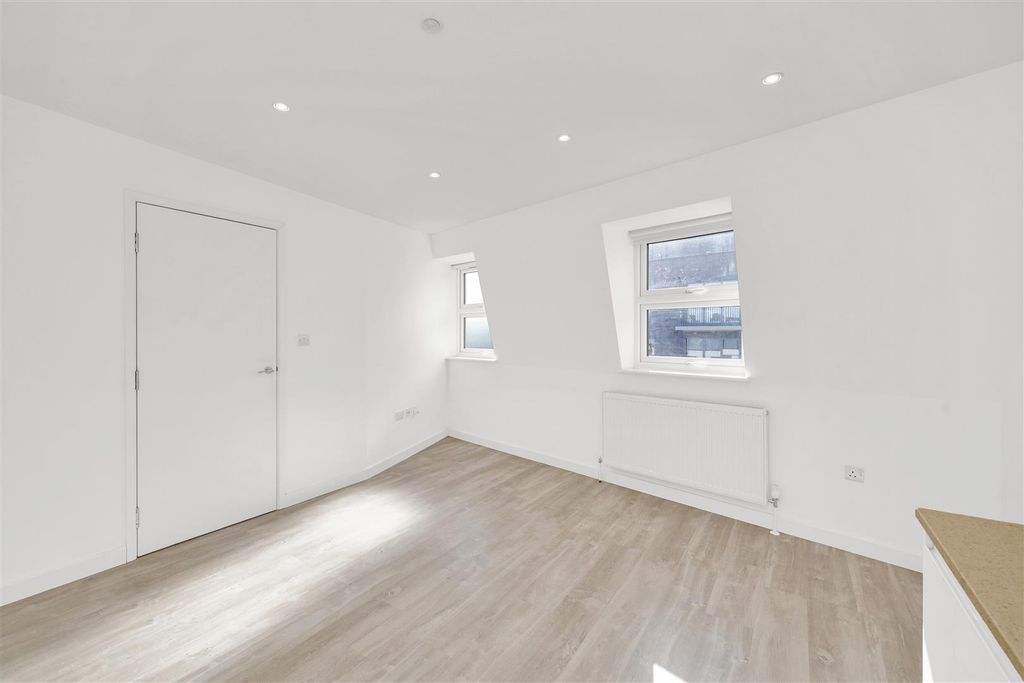 Property photo 3 of 6 19751591 (11).Jpg