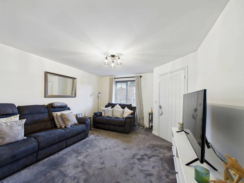 Property photo 3 of 17 Living Room