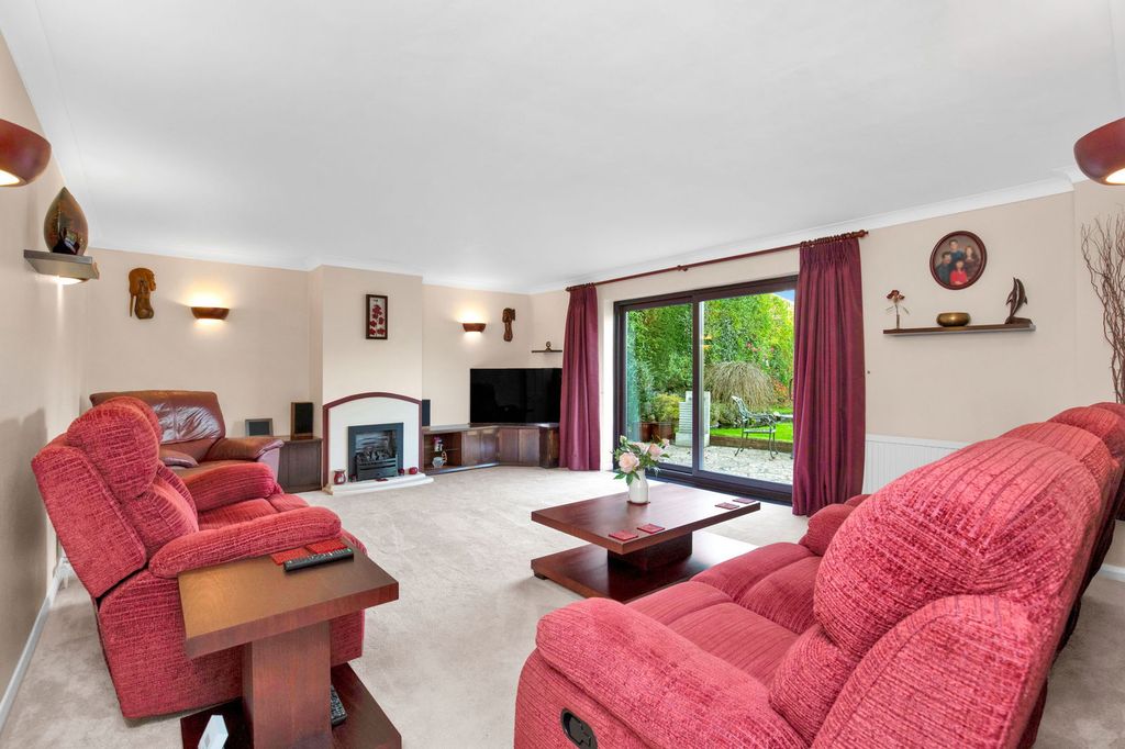 Property photo 3 of 40