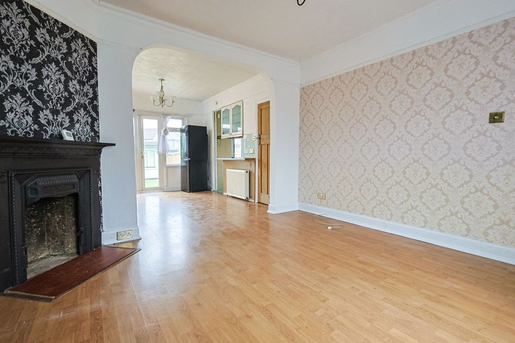 Property photo 3 of 26