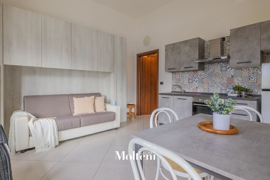 Property photo 1 of 44