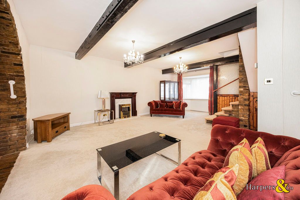 Property photo 3 of 16 Photo 11