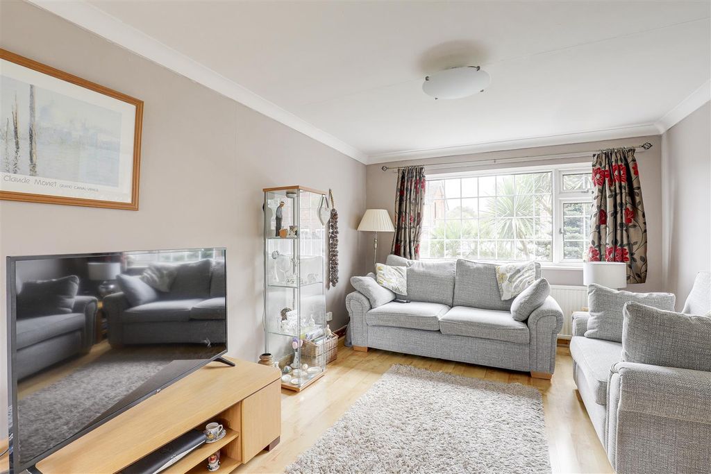 Property photo 2 of 21 4148.Jpg