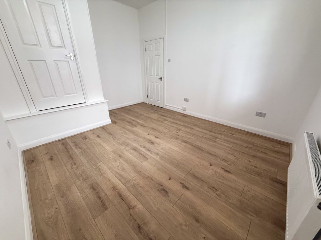 Property photo 2 of 13 13-Img_4436