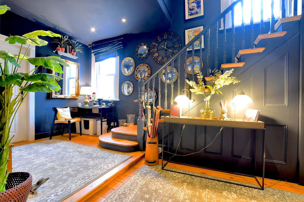 Property photo 2 of 34