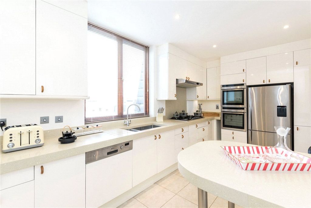 Property photo 3 of 18 Picture No. 04
