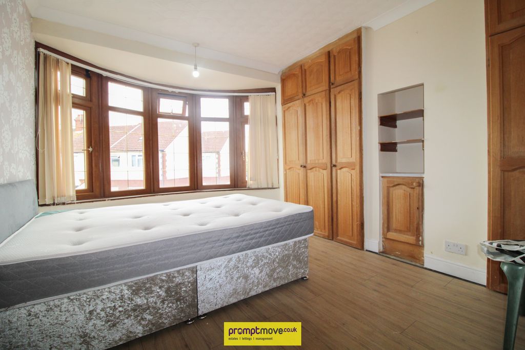 Property photo 1 of 8 Na