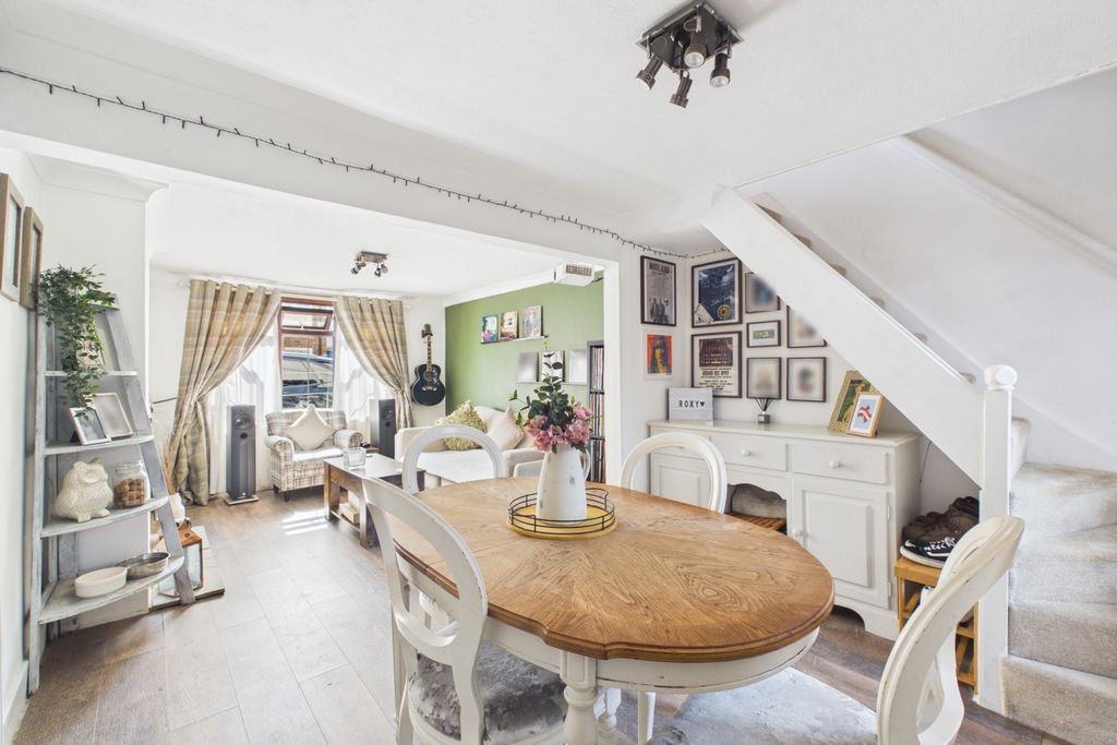 Property photo 2 of 13 Lounge Diner