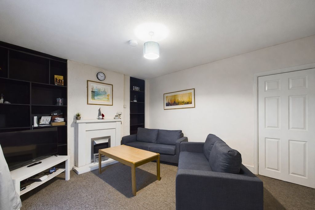 Property photo 2 of 8 Living Room