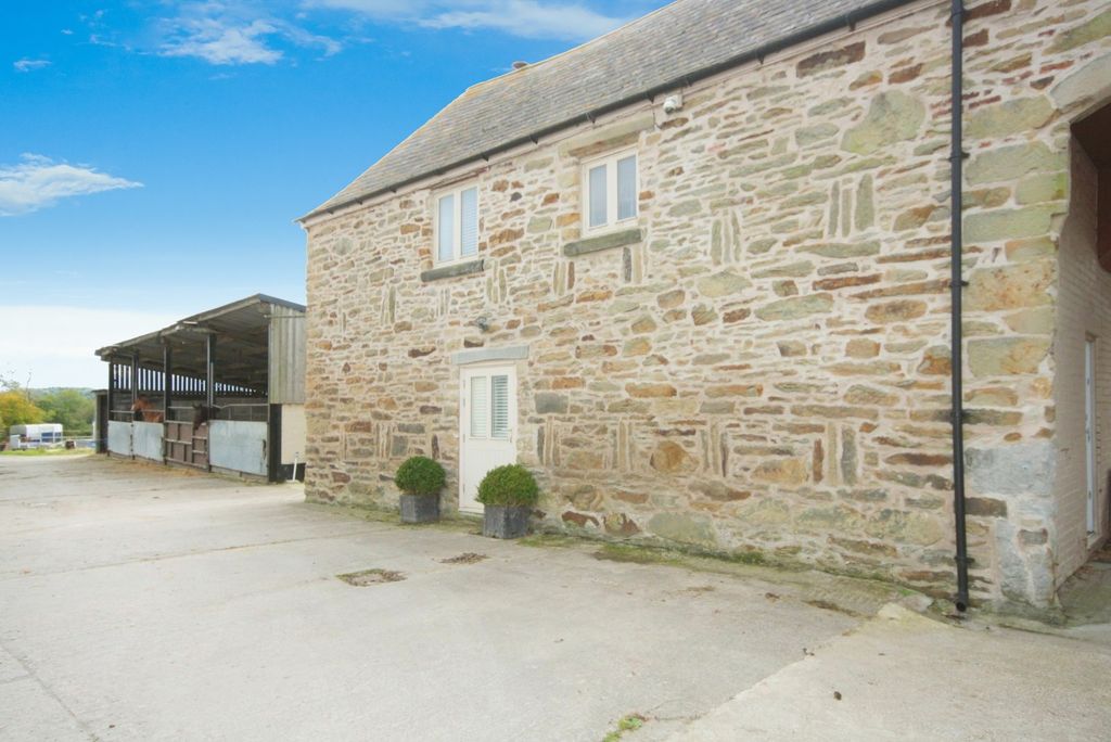 Property photo 2 of 15 Picture No. 02