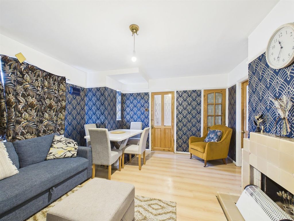 Property photo 2 of 15 Cam02435G0-Pr0183-Still001.Jpg