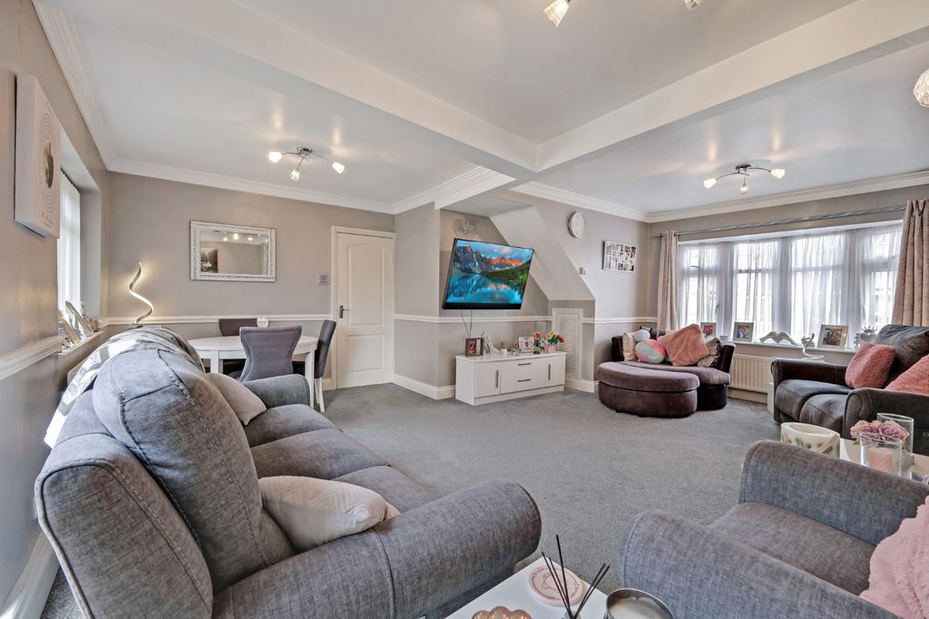 Property photo 3 of 22 4800126