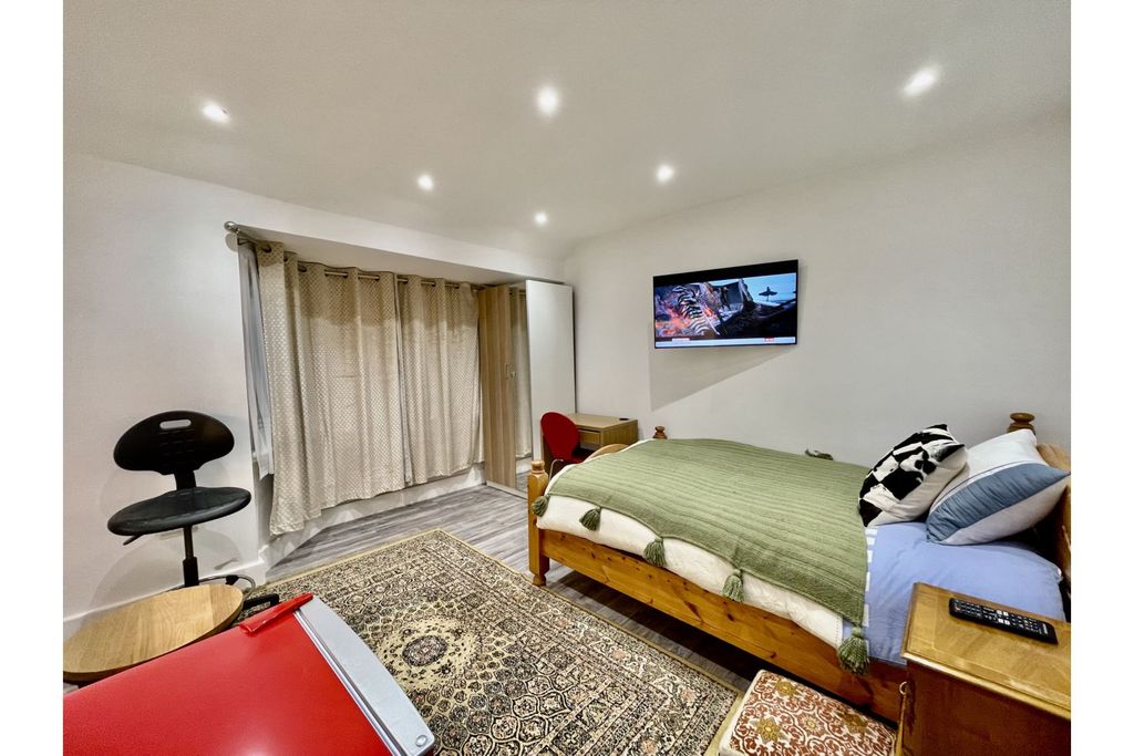 Additional image 14 of 6 bed end terrace house for saleWhitton Avenue West, Greenford UB6