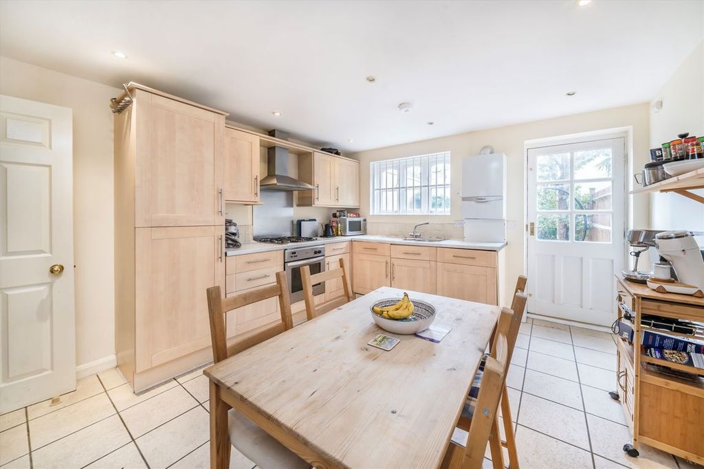 Property photo 2 of 6