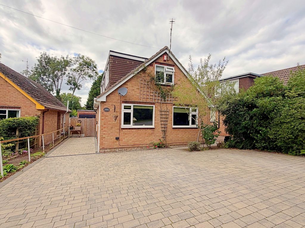 Property photo 1 of 18 Front
