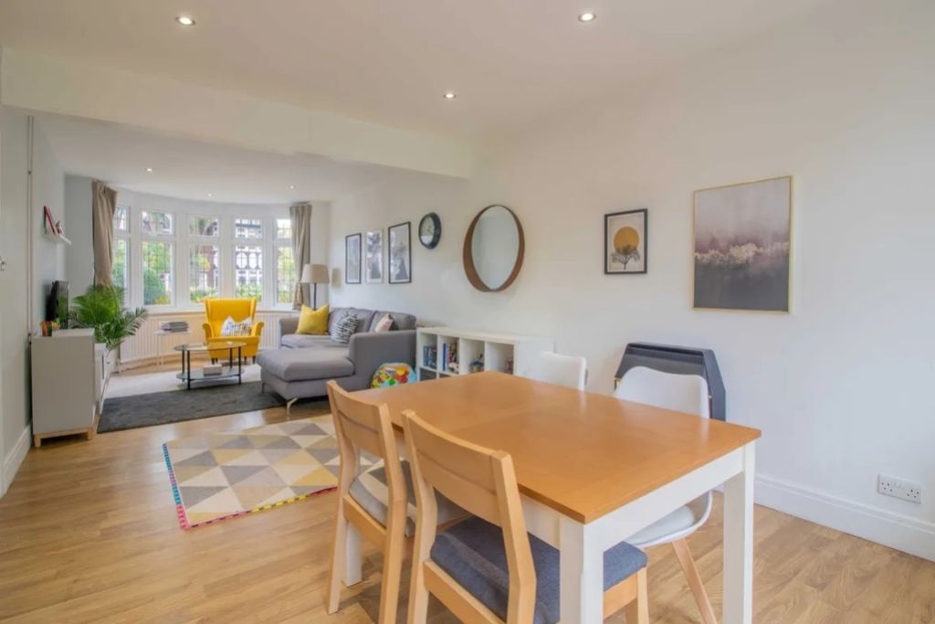 Property photo 3 of 13 Lrg_Bh78Awqa2_551023_883600145340604416