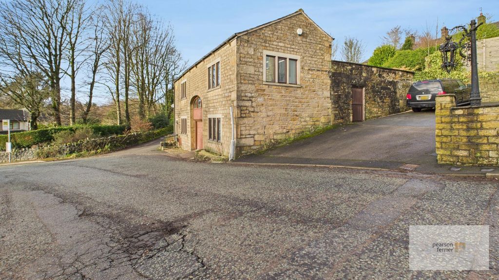 Property photo 2 of 11