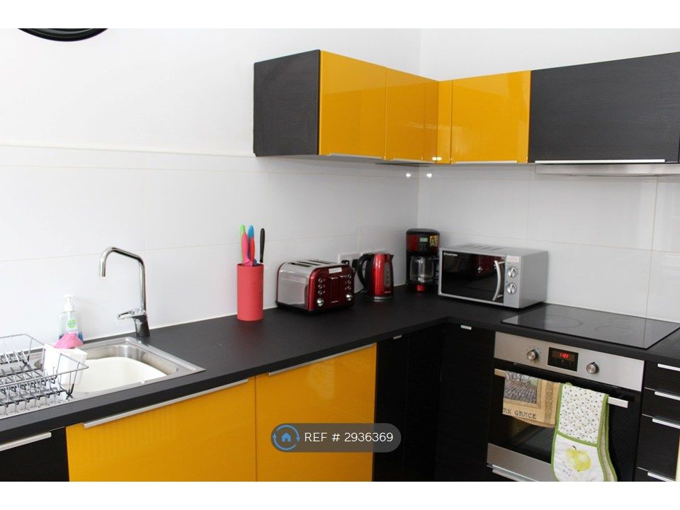Property photo 1 of 9 Kitchen