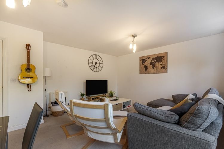 Property photo 2 of 9 306227