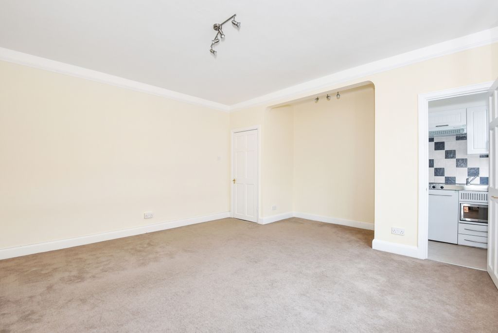 Property photo 2 of 6 Rec 3