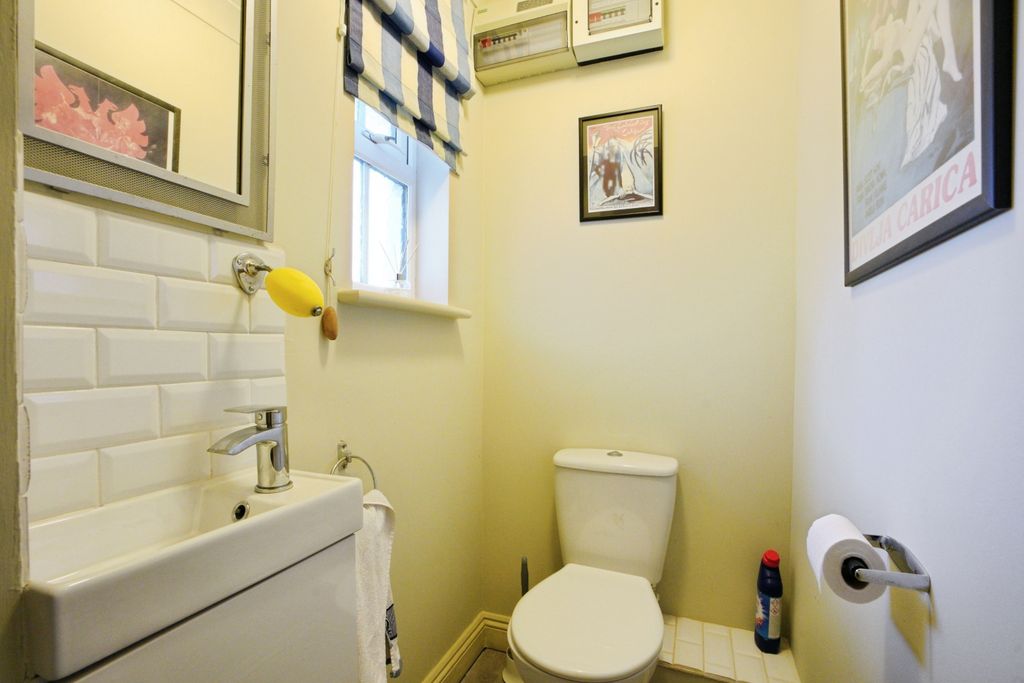 Property photo 3 of 20