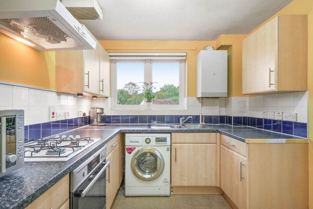 Property photo 3 of 16