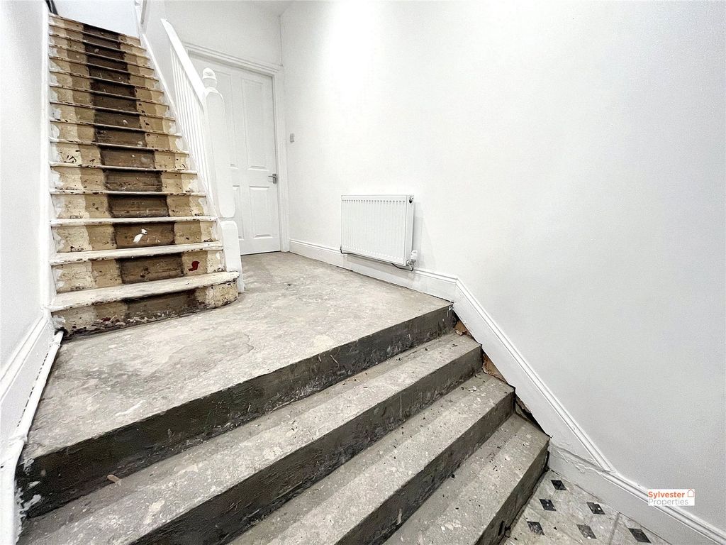 Property photo 3 of 22 Picture No. 10