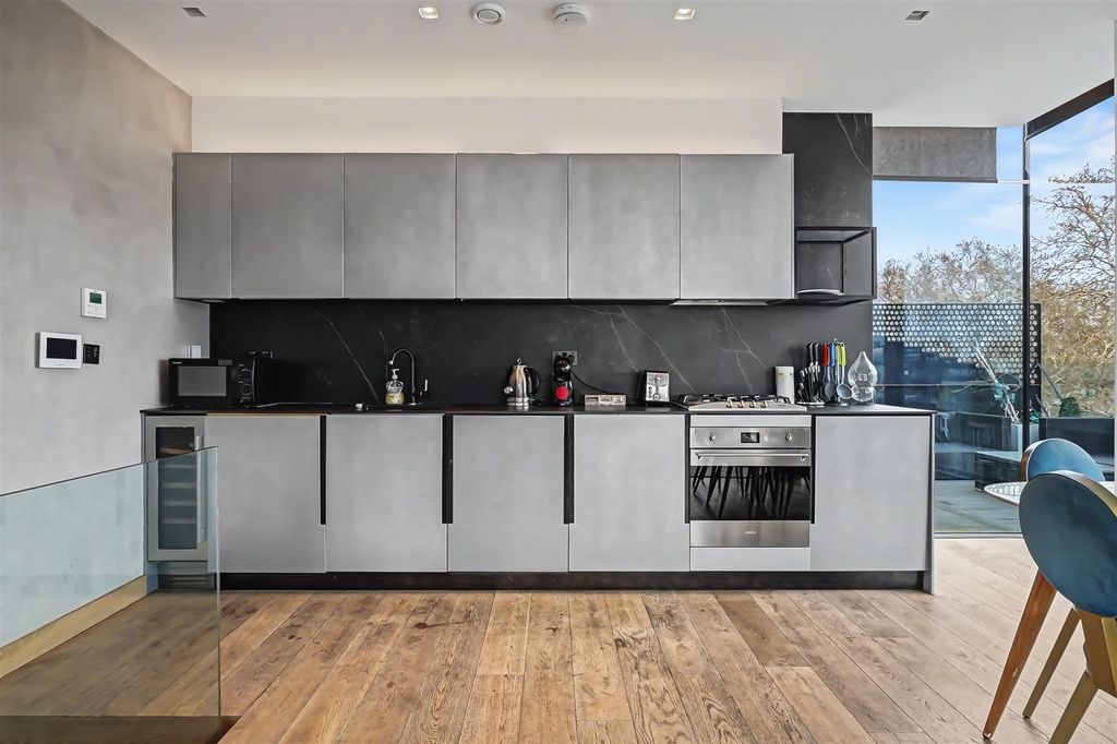 Property photo 3 of 13 3.Jpg