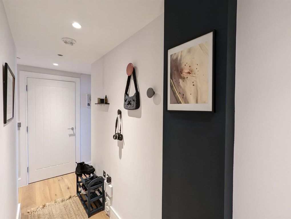 Property photo 2 of 16 1F1Fe716-8c2F-42B4-Aecb-9456F69430A5.Jpg