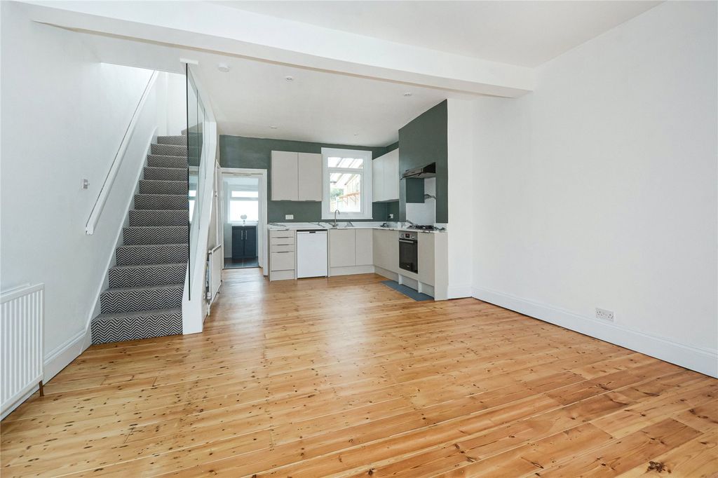 Property photo 2 of 13 Picture No. 04